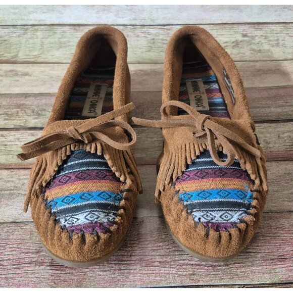 Minnetonka Women's Brown Slip On Southwest Moccasins Shoes Size 9 Embroidered - Picture 2 of 11